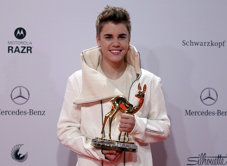 justin bieber veado Bambi Awards:Justin Bieber ganha troféu veado de ouro !